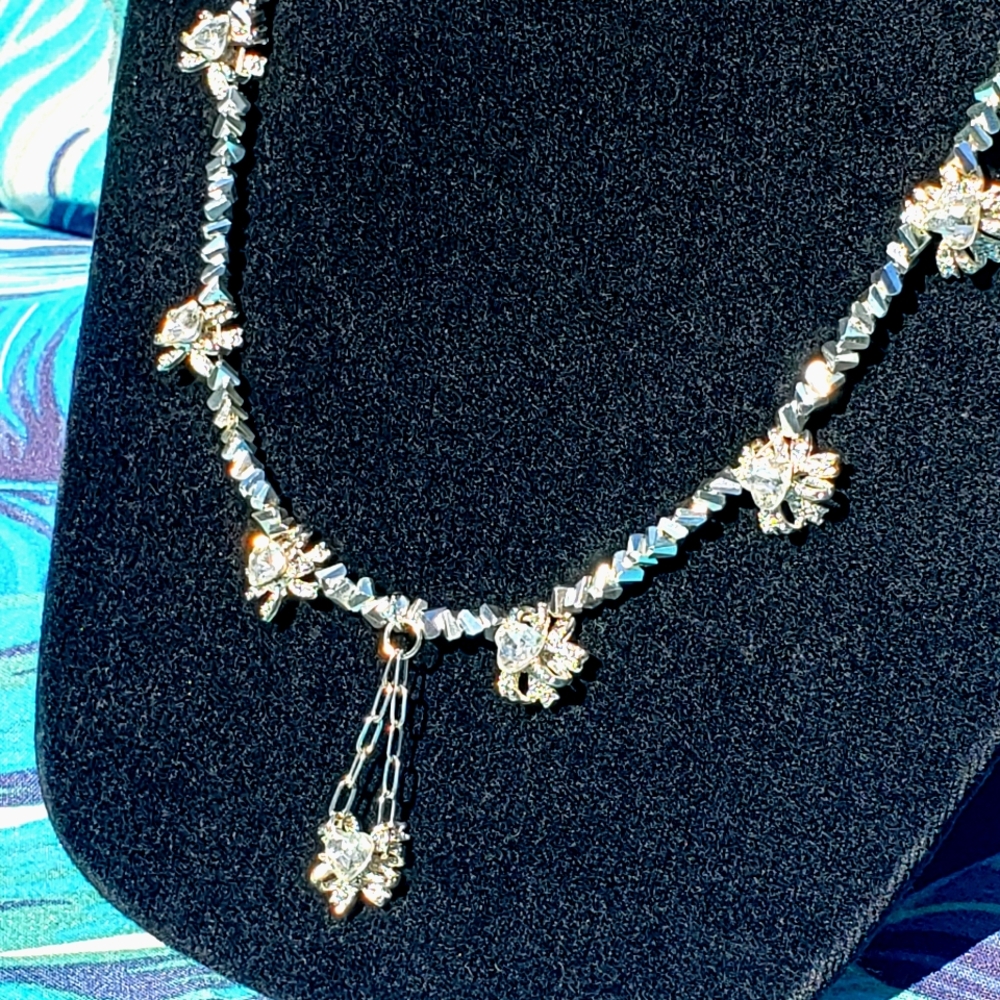 Designer Necklace. - Picture 9 of 10